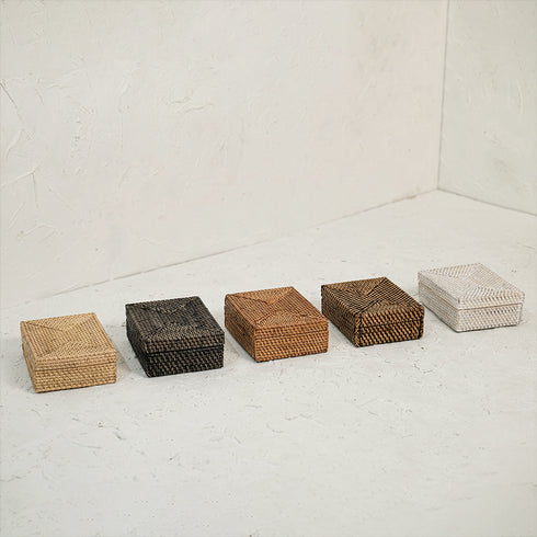 Small wicker basket with lid with 5 available colours - Coastal Villa Homeware